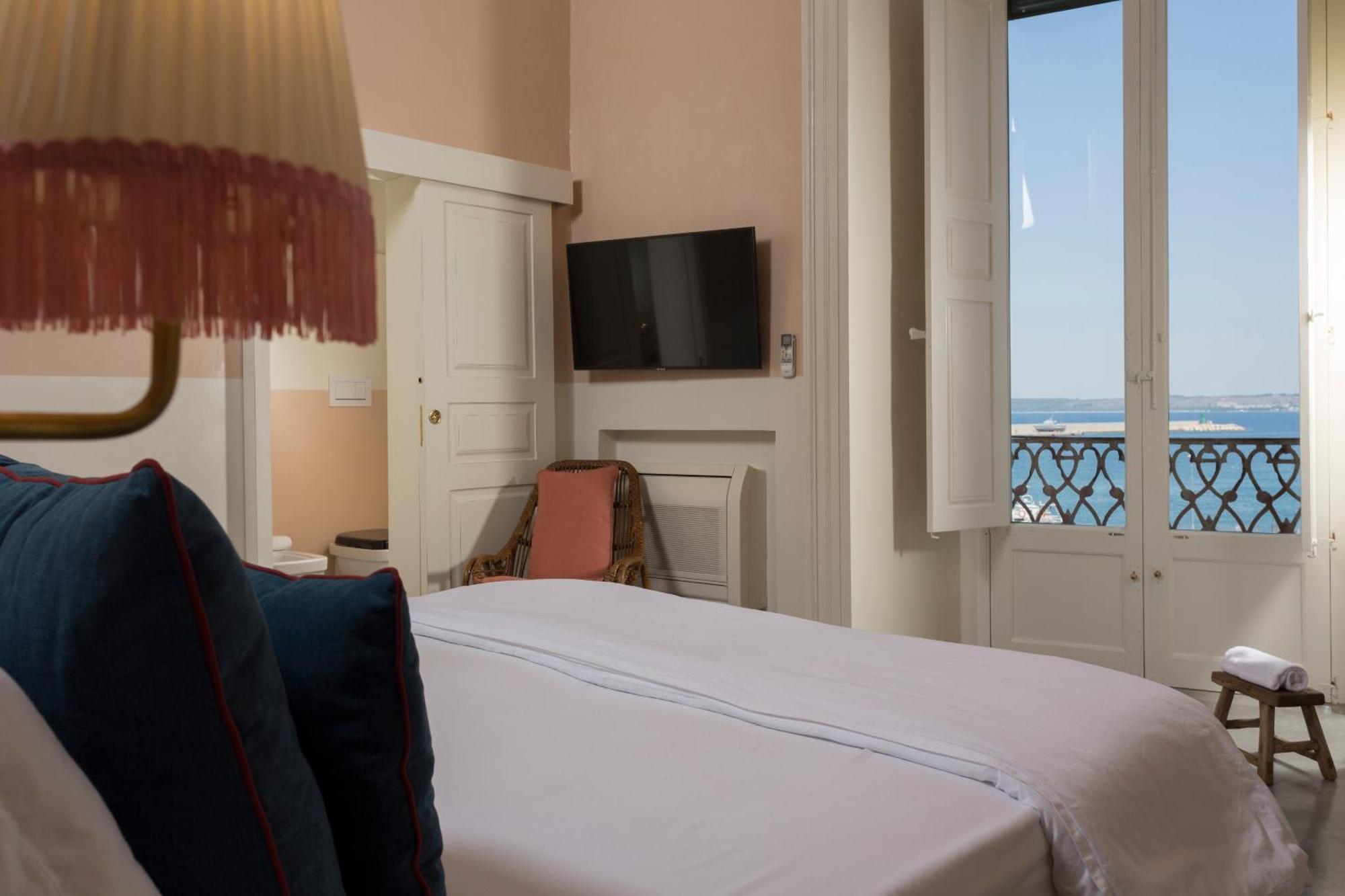 Hotel Palazzo Colombo à Gallipoli Extérieur photo